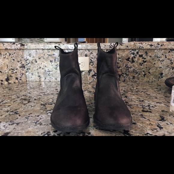 Low ankle black boots - Picture 3 of 4